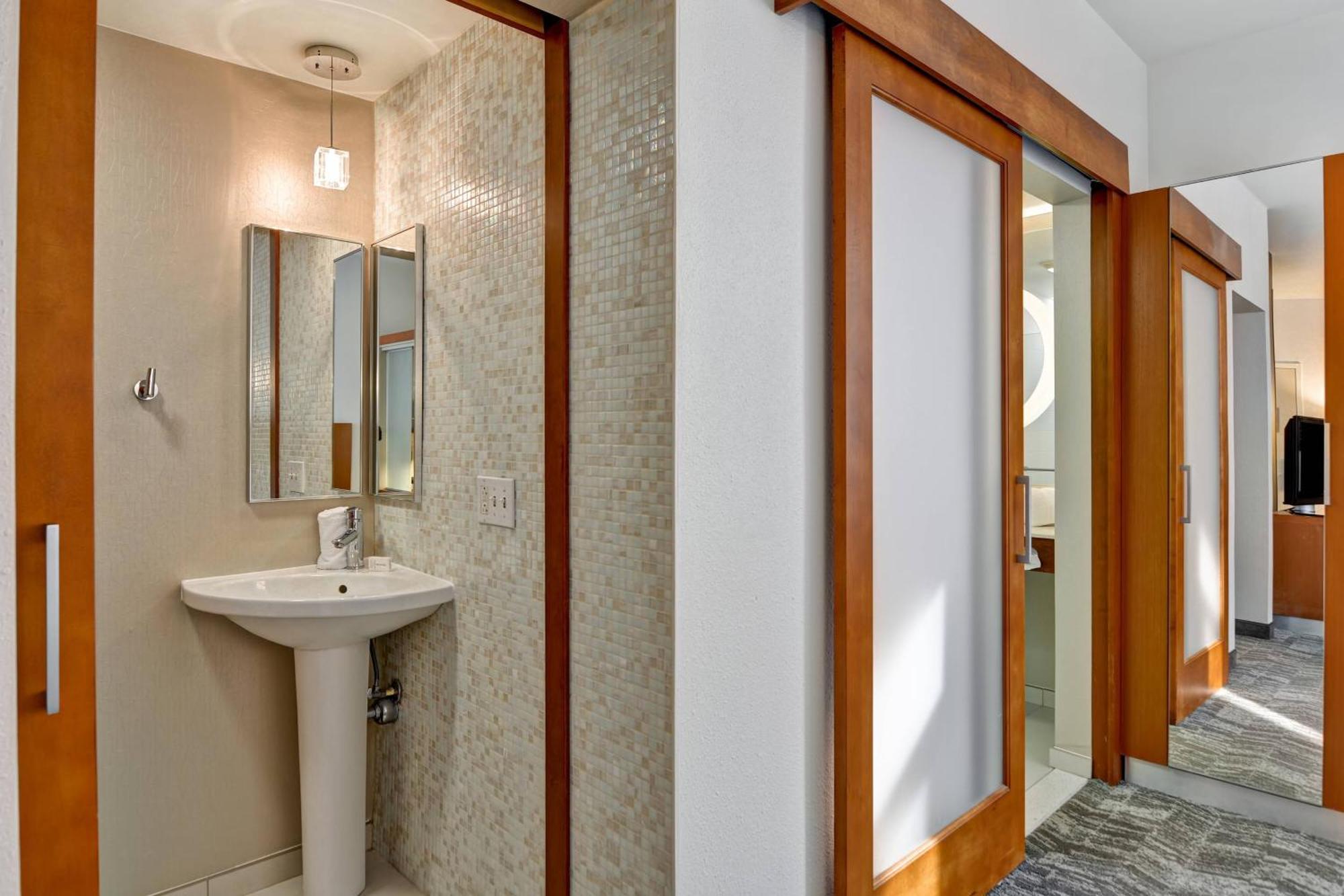 Springhill Suites By Marriott Cincinnati Midtown Buitenkant foto